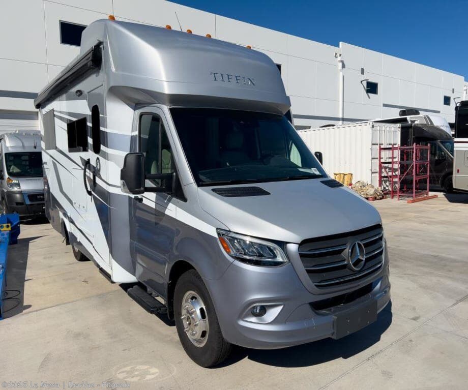 Email now about this 2026 Tiffin Wayfarer 25XLW! New 2026 Tiffin Wayfarer 25XLW available in Phoenix, Arizona