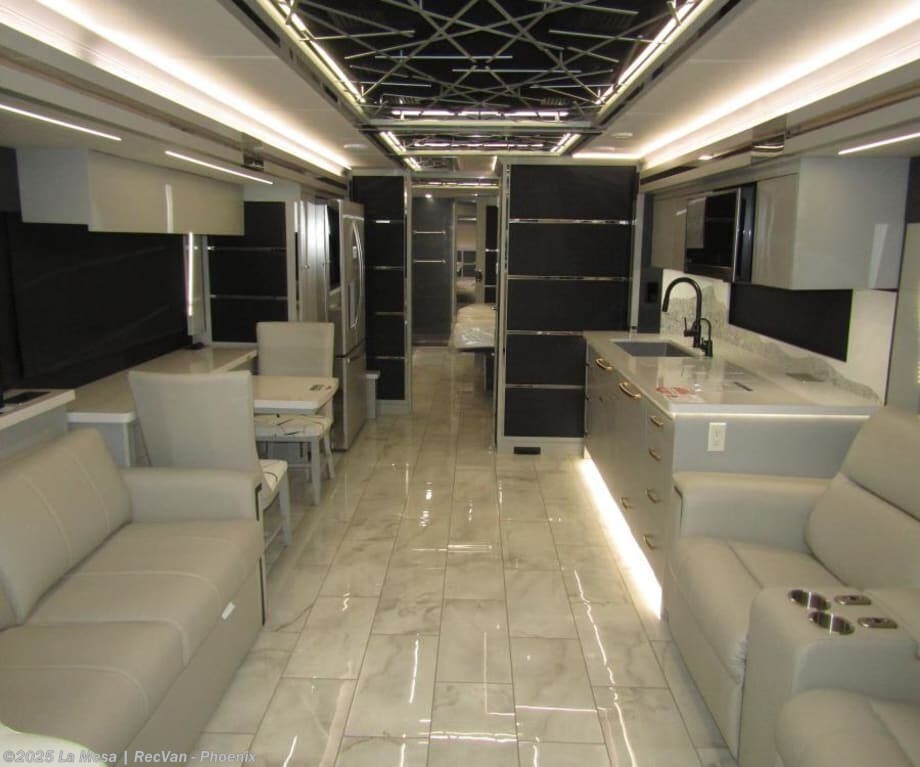 New 2025 Tiffin Zephyr 45PZ available in Phoenix, Arizona