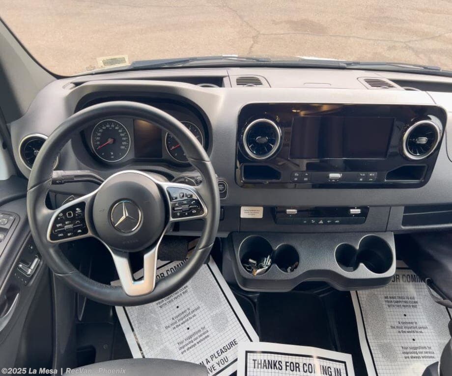 Call now about this 2024 Chinook SUMMITT SUMMITT SS! 2024 Chinook SUMMITT SUMMITT SS - Used Class C For Sale by La Mesa | RecVan - Phoenix in Phoenix, Arizona