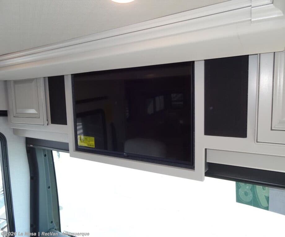 New 2025 Fleetwood Discovery 38W available in Albuquerque, New Mexico