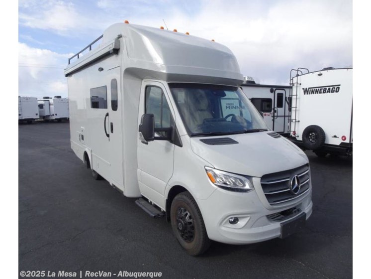 Email now about this 2026 Tiffin Wayfarer 25XRW! New 2026 Tiffin Wayfarer 25XRW available in Albuquerque, New Mexico