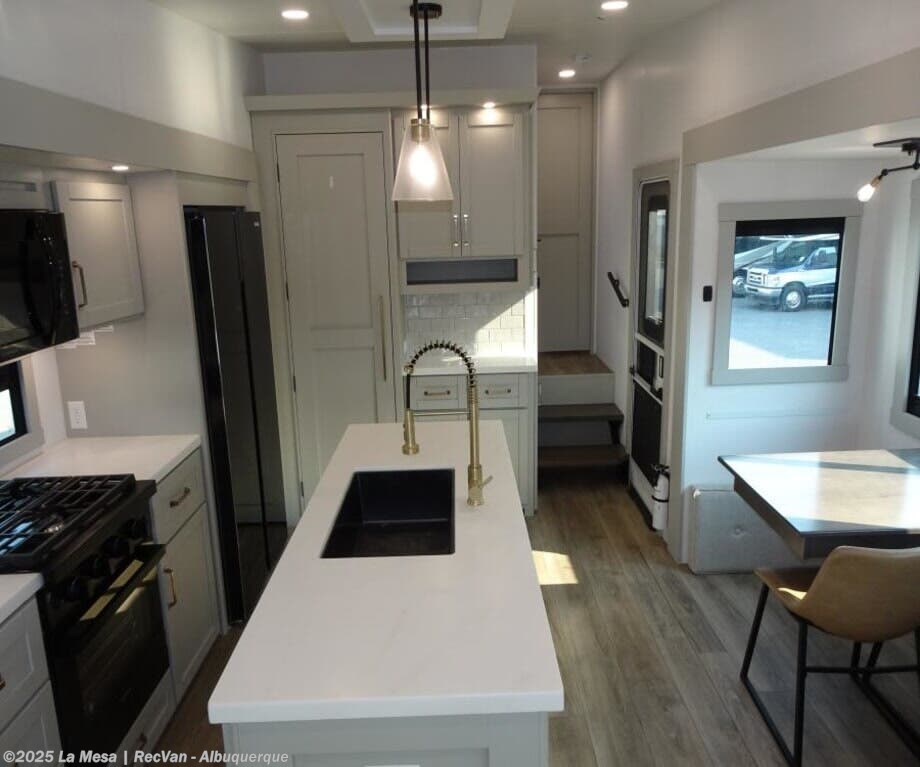 Call now about this 2024 Brinkley RV Model Z 3100! 2024 Brinkley RV Model Z 3100 - Used Fifth Wheel For Sale by La Mesa | RecVan - Albuquerque in Albuquerque, New Mexico