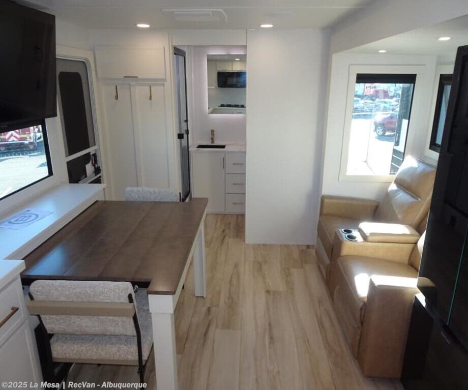 Call now about this 2026 Brinkley RV Model I 265! 2026 Brinkley RV Model I 265 - New Travel Trailer For Sale by La Mesa | RecVan - Albuquerque in Albuquerque, New Mexico
