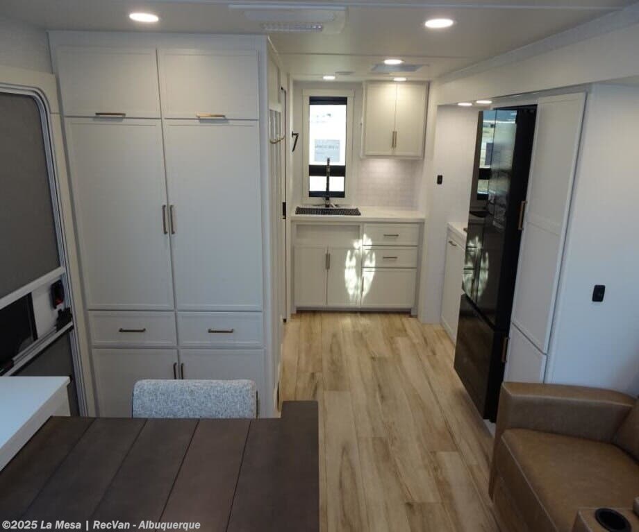 Call now about this 2026 Brinkley RV Model I 235! 2026 Brinkley RV Model I 235 - New Travel Trailer For Sale by La Mesa | RecVan - Albuquerque in Albuquerque, New Mexico