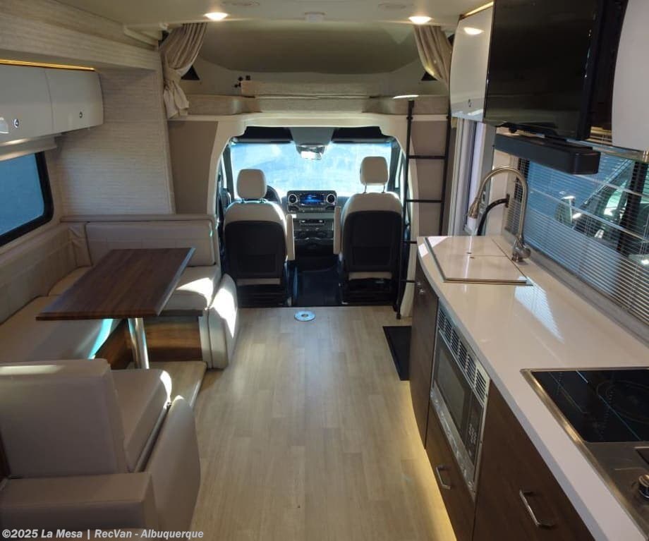 Contact us now about this 2023 Winnebago View 24D! 2023 View 24D by Winnebago from La Mesa | RecVan - Albuquerque in Albuquerque, New Mexico