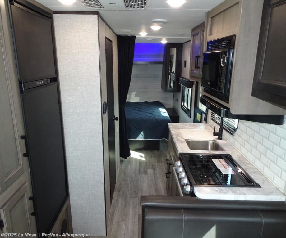 Contact us now about this 2022 Jayco JAYFLIGHT 212QBW! 2022 JAYFLIGHT 212QBW by Jayco from La Mesa | RecVan - Albuquerque in Albuquerque, New Mexico
