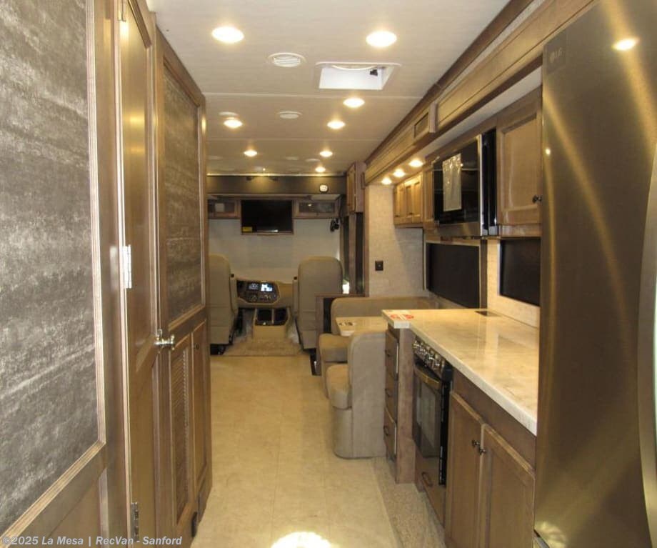 Contact us now about this 2025 Tiffin Allegro 34PA! 2025 Allegro 34PA by Tiffin from La Mesa | RecVan - Sanford in Sanford, Florida