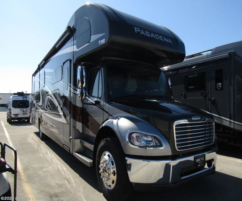 Email now about this 2023 Thor Motor Coach Pasadena 38MX! Used 2023 Thor Motor Coach Pasadena 38MX available in Sanford, Florida