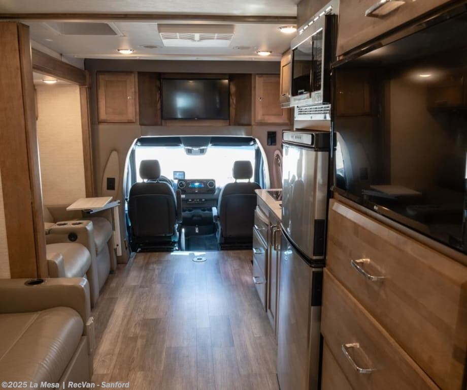 Contact us now about this 2022 Tiffin Wayfarer 25RW! 2022 Wayfarer 25RW by Tiffin from La Mesa | RecVan - Sanford in Sanford, Florida