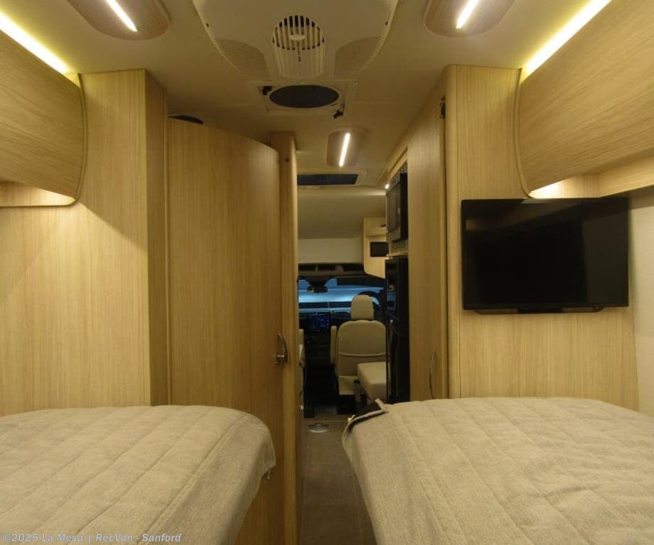 Contact us now about this 2023 Leisure Travel Wonder 24RTB-AWD! 2023 Wonder 24RTB-AWD by Leisure Travel from La Mesa | RecVan - Sanford in Sanford, Florida