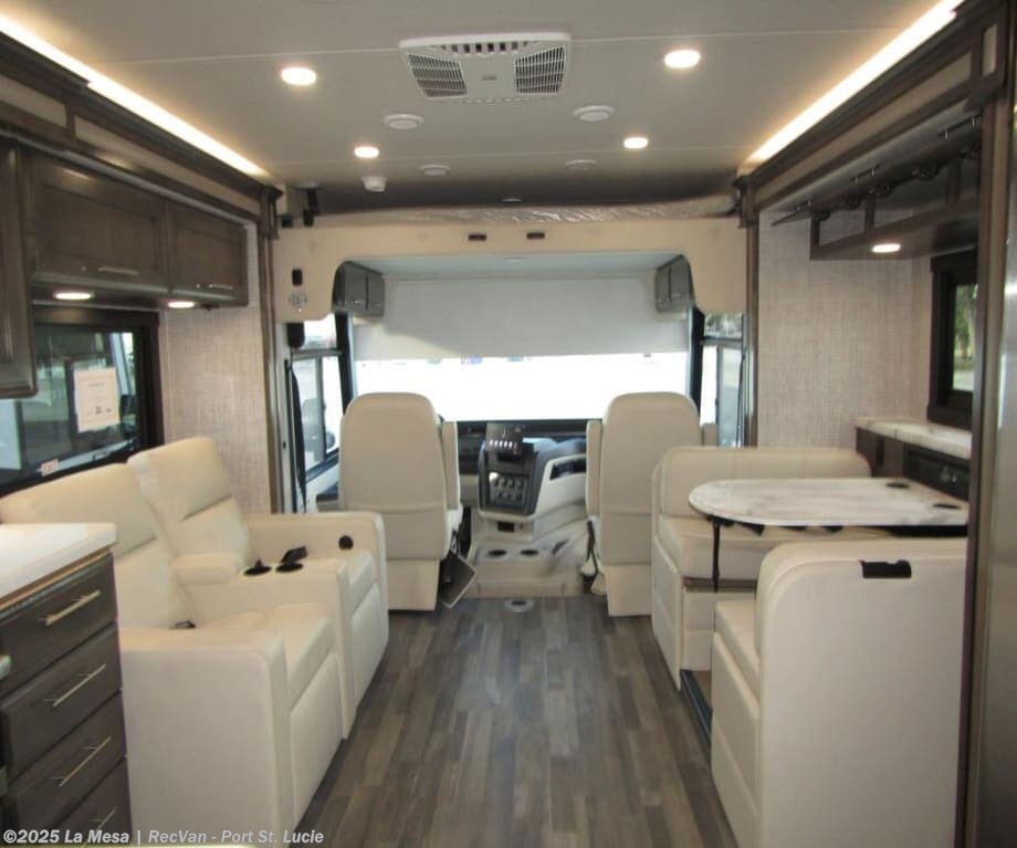 Contact us now about this 2025 Jayco Precept 31UL! 2025 Precept 31UL by Jayco from La Mesa | RecVan - Port St. Lucie in Port St. Lucie, Florida