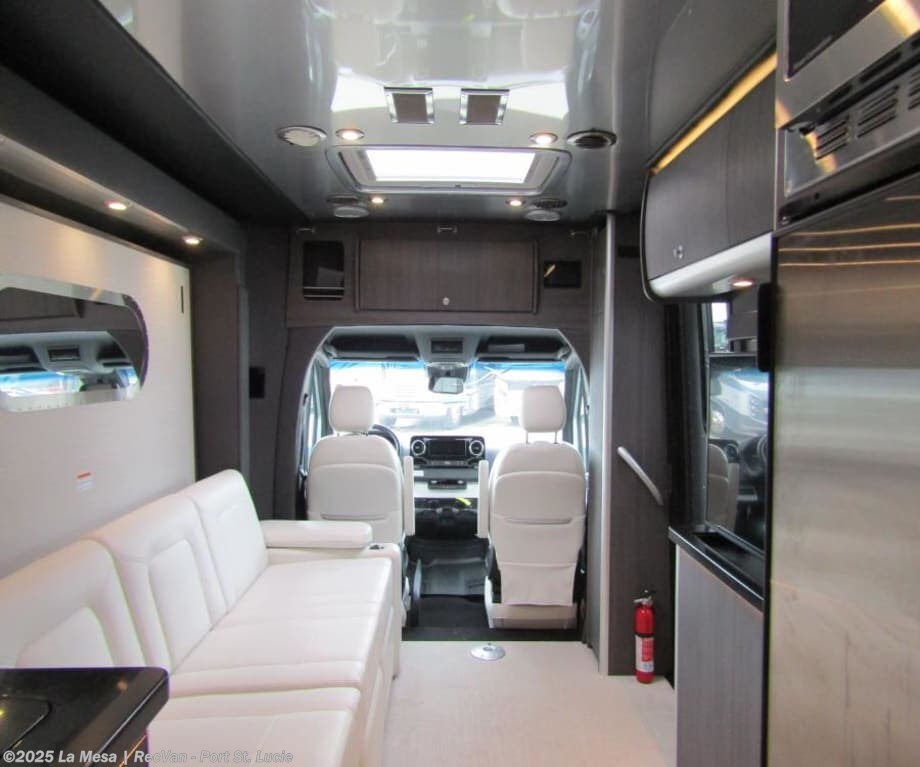 Contact us now about this 2021 Airstream Atlas MURPHY SUITE! 2021 Atlas MURPHY SUITE by Airstream from La Mesa | RecVan - Port St. Lucie in Port St. Lucie, Florida