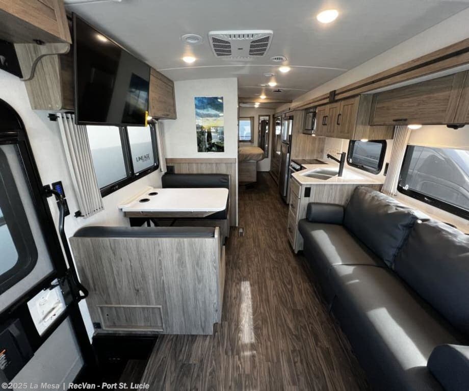 New 2026 Winnebago Vista WFE29NP available in Port St. Lucie, Florida