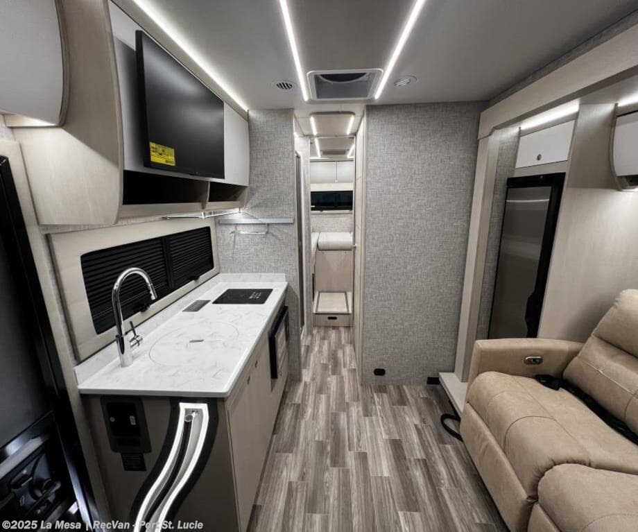 New 2026 Tiffin Wayfarer 25XLW available in Port St. Lucie, Florida