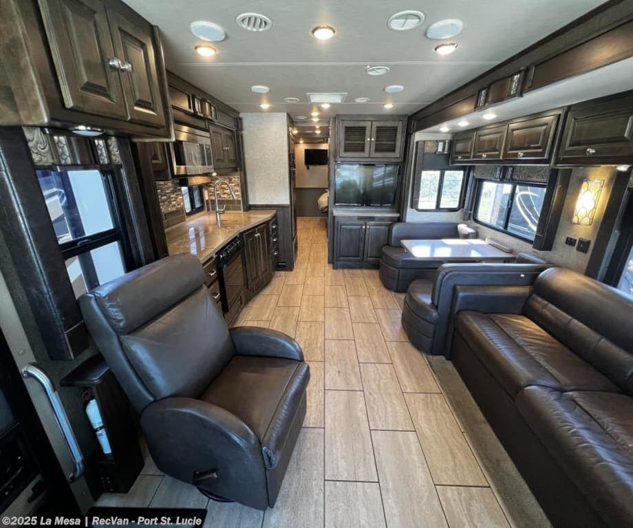 Used 2017 Tiffin Allegro 35QBA available in Port St. Lucie, Florida