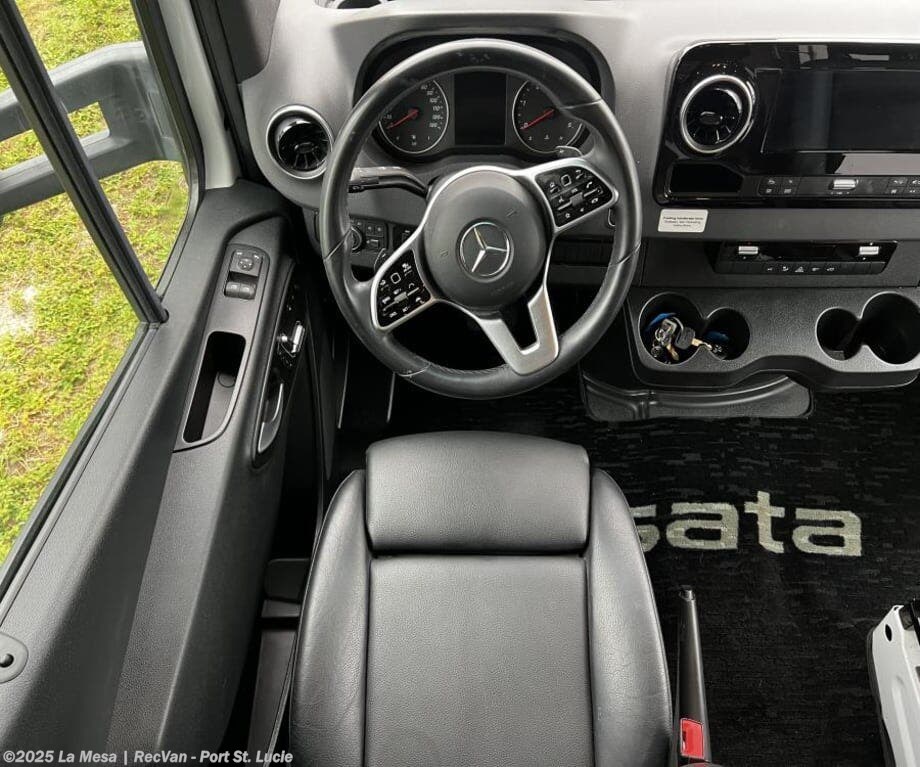 Contact us now about this 2021 Dynamax Corp ISATA 24FW! 2021 ISATA 24FW by Dynamax Corp from La Mesa | RecVan - Port St. Lucie in Port St. Lucie, Florida