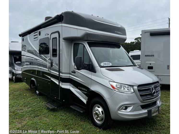 Email now about this 2021 Dynamax Corp ISATA 24FW! Used 2021 Dynamax Corp ISATA 24FW available in Port St. Lucie, Florida