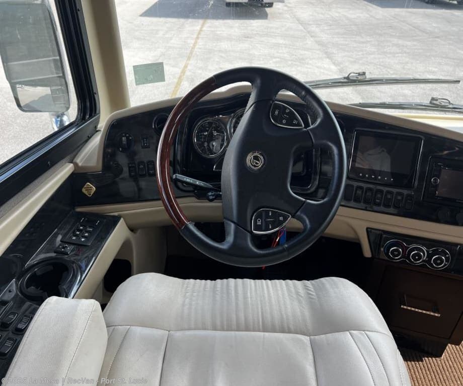 Call now about this 2018 Tiffin Allegro Bus 40SP! 2018 Tiffin Allegro Bus 40SP - Used Class A For Sale by La Mesa | RecVan - Port St. Lucie in Port St. Lucie, Florida