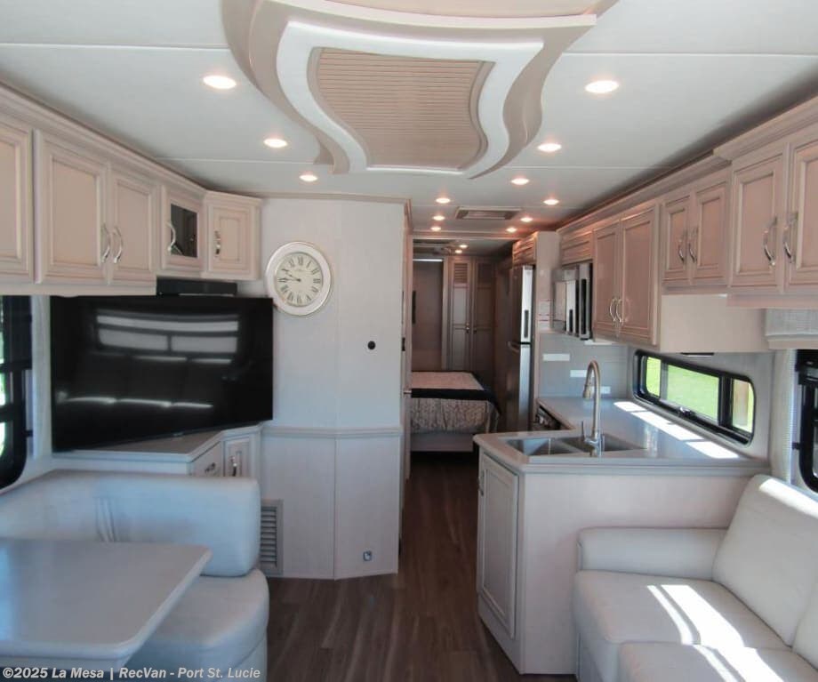 Used 2023 Newmar Kountry Star 3426 available in Port St. Lucie, Florida