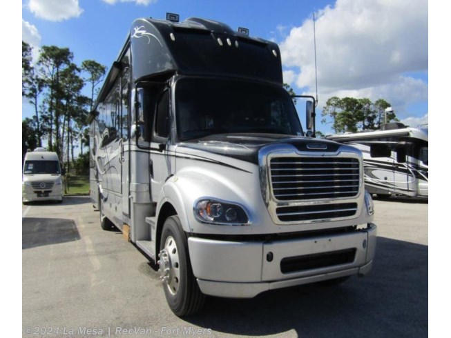 Used 2020 Dynamax Corp DYNAQUEST 3801TS XL available in Fort Myers, Florida