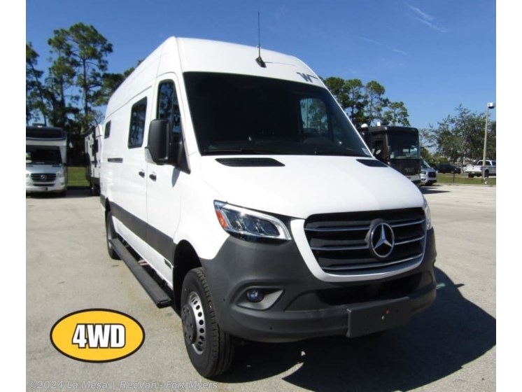 New 2022 Winnebago Adventure Wagon BMH70SE-4WD available in Fort Myers, Florida