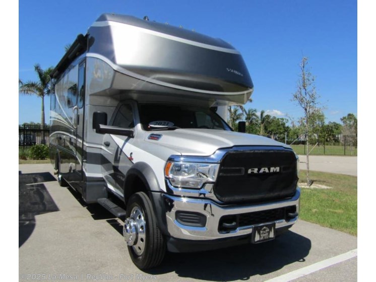 Email now about this 2021 Dynamax Corp Isata 5 Series 30FWD! Used 2021 Dynamax Corp Isata 5 Series 30FWD available in Fort Myers, Florida