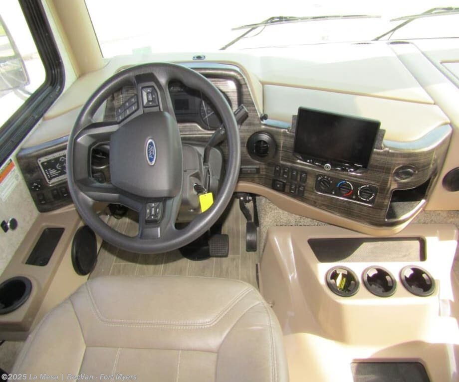 Call now about this 2022 Thor Motor Coach Miramar 35.2! 2022 Thor Motor Coach Miramar 35.2 - Used Class A For Sale by La Mesa | RecVan - Fort Myers in Fort Myers, Florida
