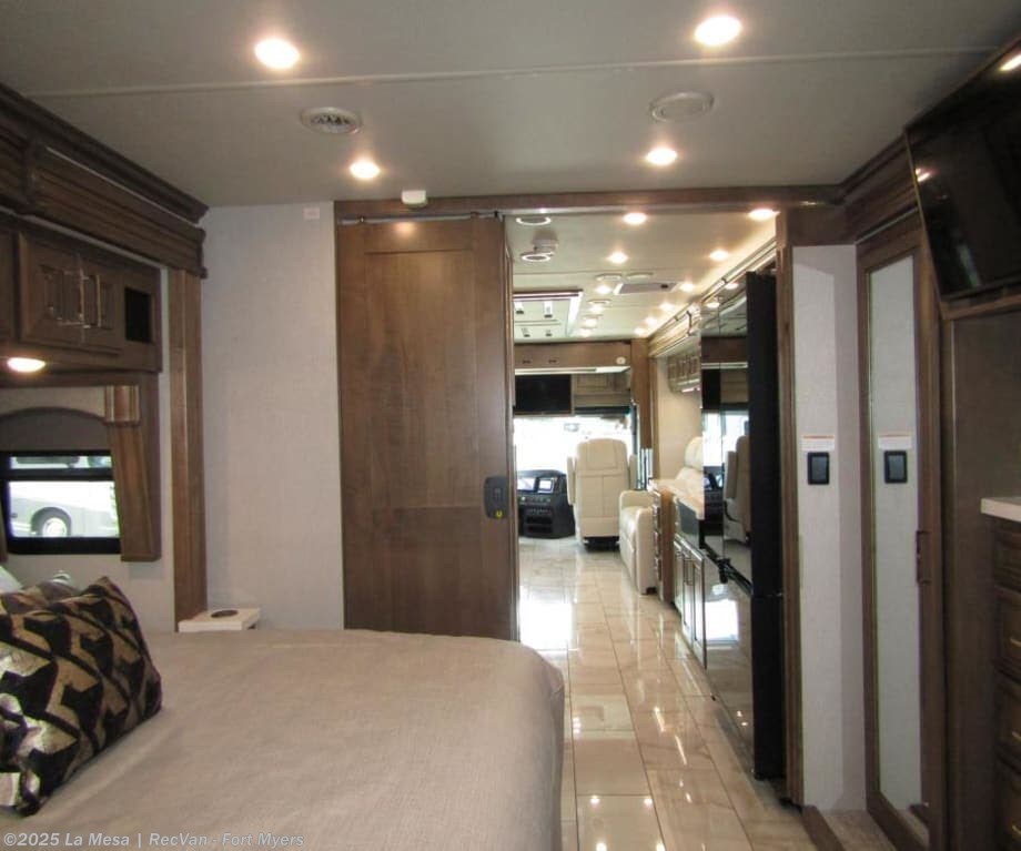 Contact us now about this 2026 Fleetwood Discovery LXE 40M-LXE! 2026 Discovery LXE 40M-LXE by Fleetwood from La Mesa | RecVan - Fort Myers in Fort Myers, Florida