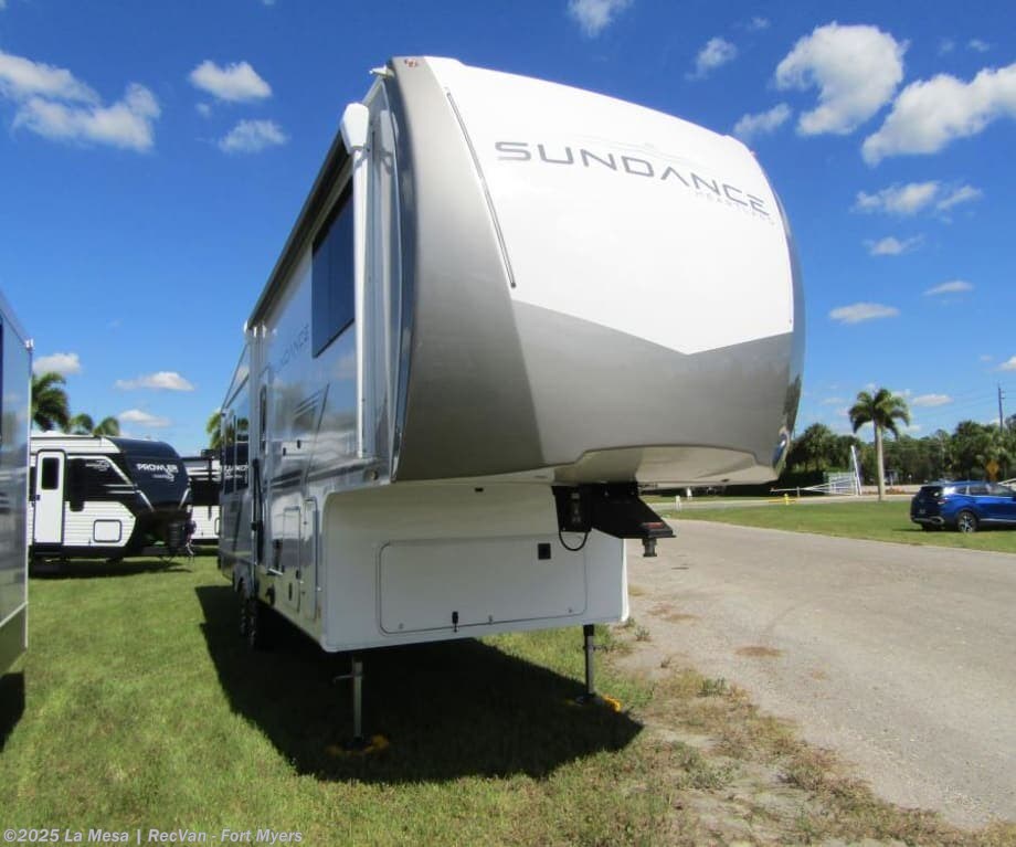 Email now about this 2026 Heartland Sundance 29RLCS! New 2026 Heartland Sundance 29RLCS available in Fort Myers, Florida