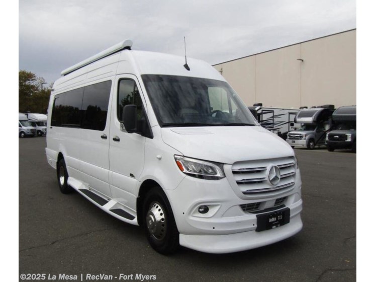 Email now about this 2026 Midwest Heritage MD4-HER-RWD! New 2026 Midwest Heritage MD4-HER-RWD available in Fort Myers, Florida