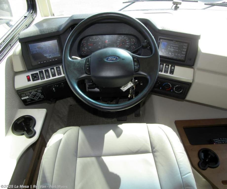 Call now about this 2019 Fleetwood Southwind 35K! 2019 Fleetwood Southwind 35K - Used Class A For Sale by La Mesa | RecVan - Fort Myers in Fort Myers, Florida