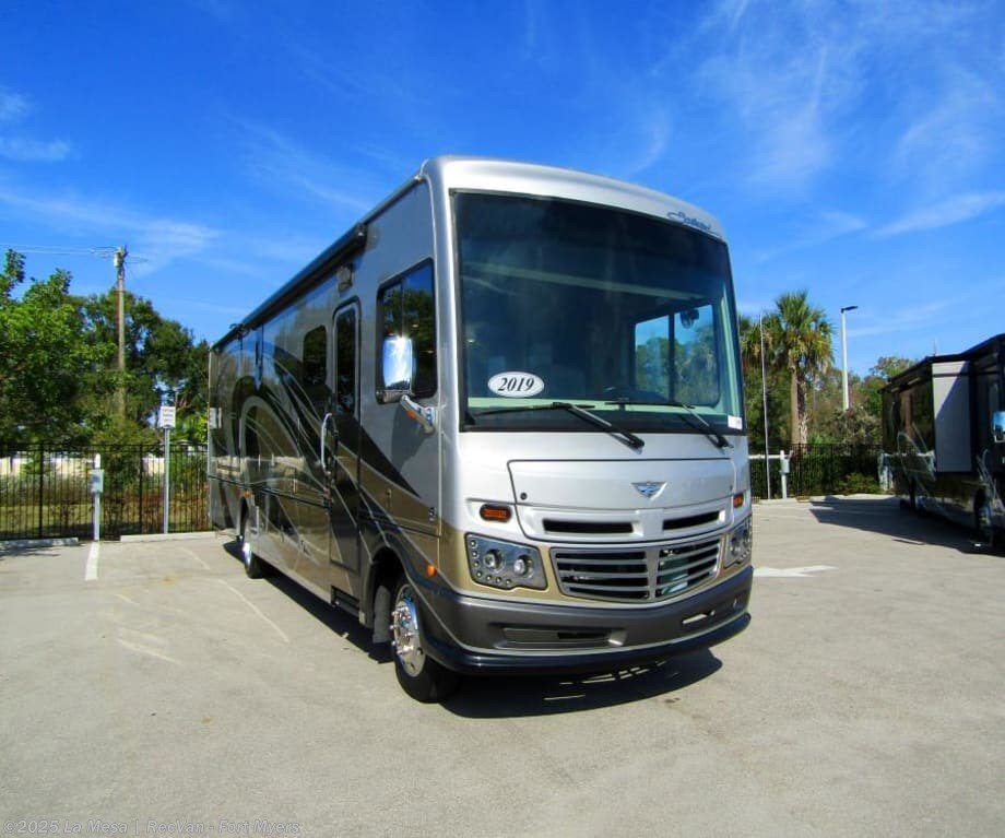 Email now about this 2019 Fleetwood Southwind 35K! Used 2019 Fleetwood Southwind 35K available in Fort Myers, Florida