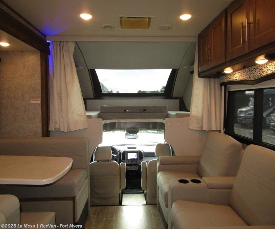 Contact us now about this 2022 Thor Motor Coach Omni XG32! 2022 Omni XG32 by Thor Motor Coach from La Mesa | RecVan - Fort Myers in Fort Myers, Florida