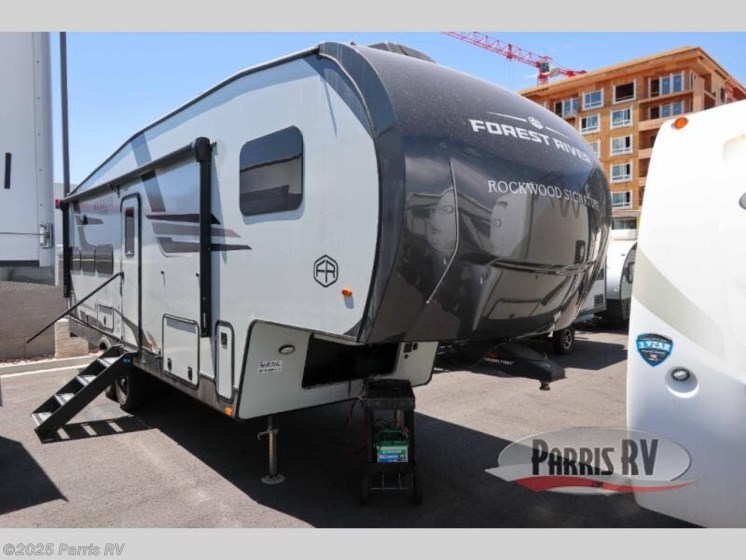 Email now about this 2025 Forest River Rockwood Signature R301RKS! New 2025 Forest River Rockwood Signature R301RKS available in Murray, Utah