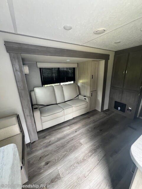 New 2025 Coachmen Catalina Summit Series 8 231MKS available in Friendship, Wisconsin