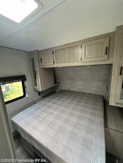 Call now about this 2026 Coachmen Catalina Legacy Edition 323BH! 2026 Coachmen Catalina Legacy Edition 323BH - New Travel Trailer For Sale by Friendship RV Inc. in Friendship, Wisconsin