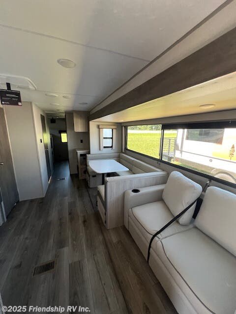 Contact us now about this 2026 Coachmen Catalina Legacy Edition 323BH! 2026 Catalina Legacy Edition 323BH by Coachmen from Friendship RV Inc. in Friendship, Wisconsin