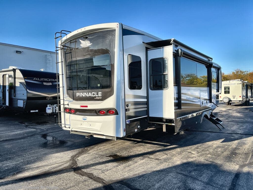 New 2025 Jayco Pinnacle 38KPTS available in New Carlisle, Ohio