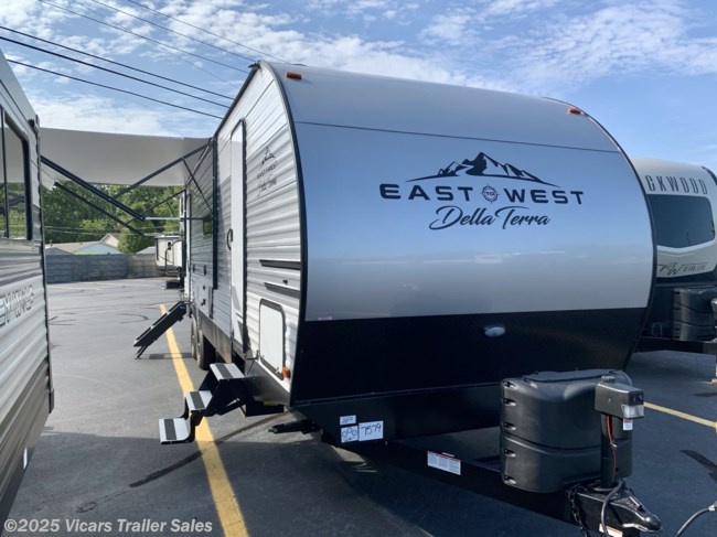 2023 East to West Della Terra 312BH