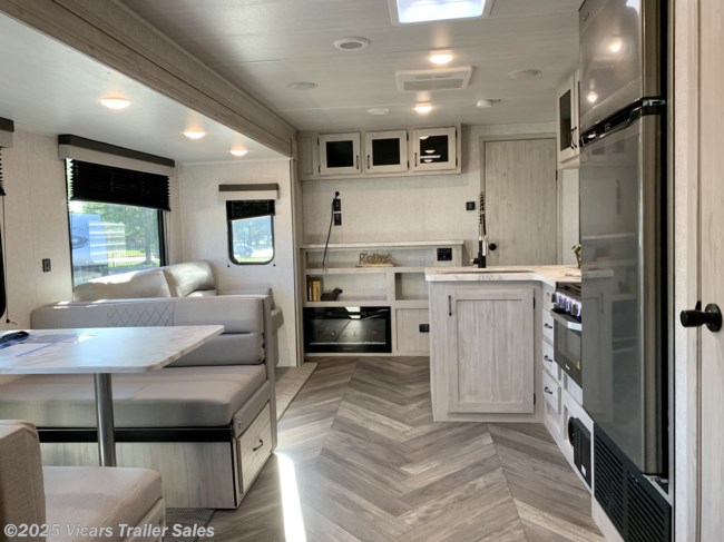 2023 East to West Della Terra 271BH