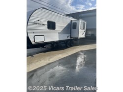 New 2023 East to West Della Terra 240RLLE available in Taylor, Michigan