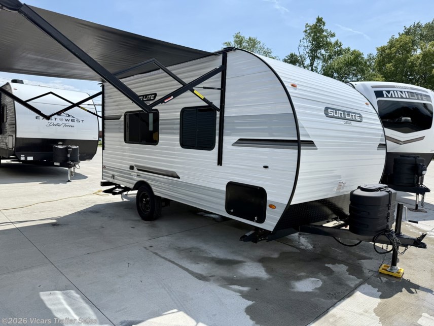 New 2025 Sunset Park RV Sun Lite 18RD available in Taylor, Michigan