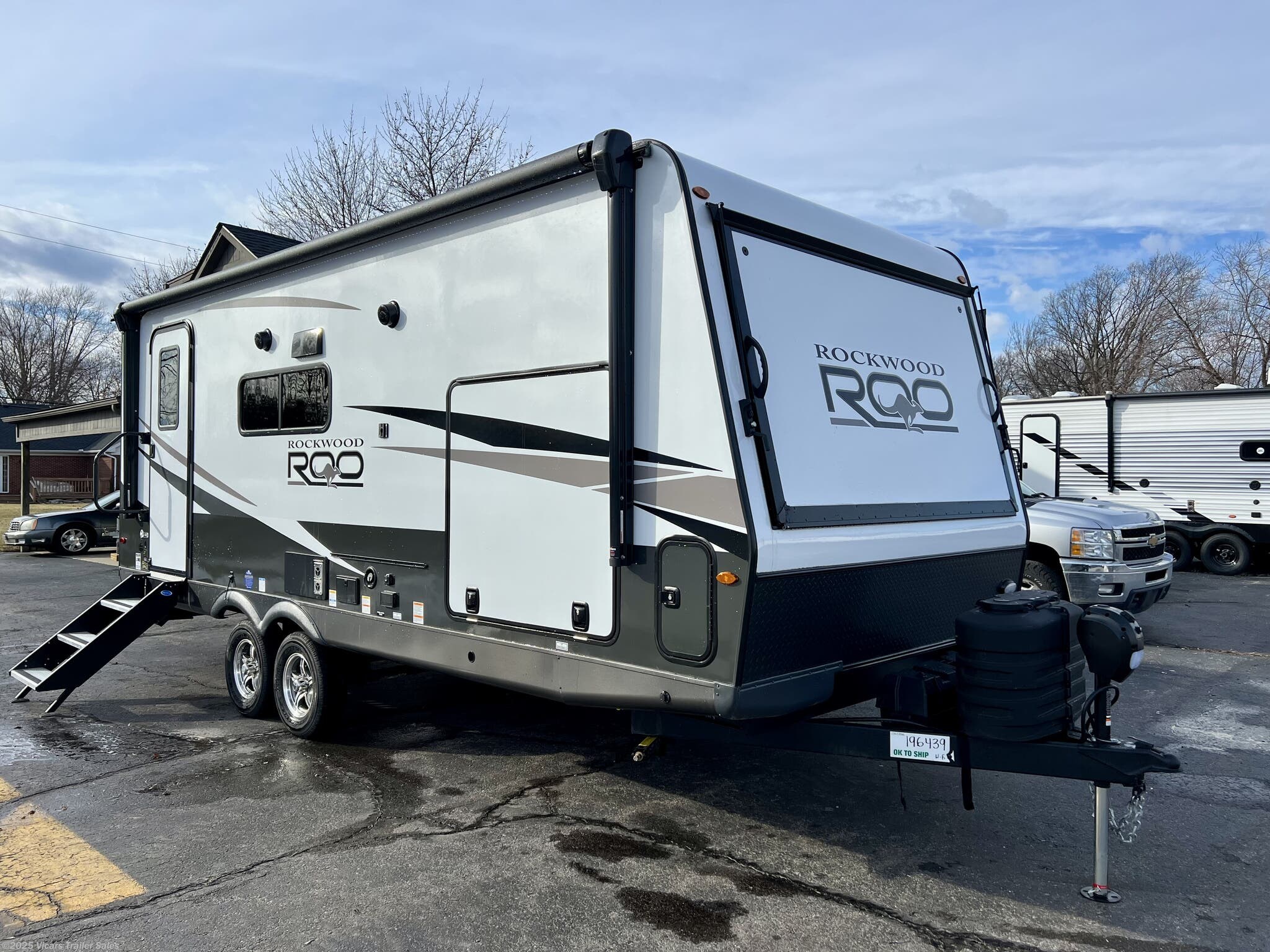 Call now about this 2025 Forest River Rockwood Roo 235S! 2025 Forest River Rockwood Roo 235S - New Expandable Trailer For Sale by Vicars Trailer Sales in Taylor, Michigan features Queen Bed, Fire Extinguisher, Exterior Grill, Stove Top Burner, Spare Tire Kit