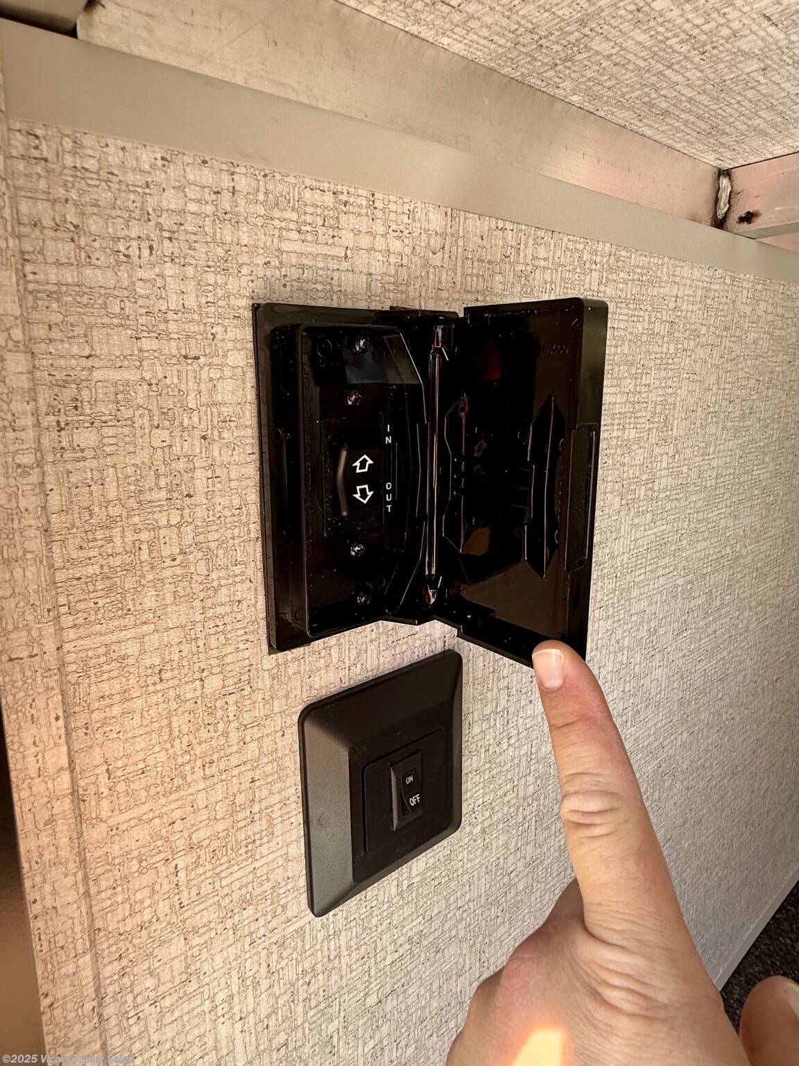 Contact us now about this 2026 East to West Alta 3150KBH! 2026 Alta 3150KBH by East to West from Vicars Trailer Sales in Taylor, Michigan