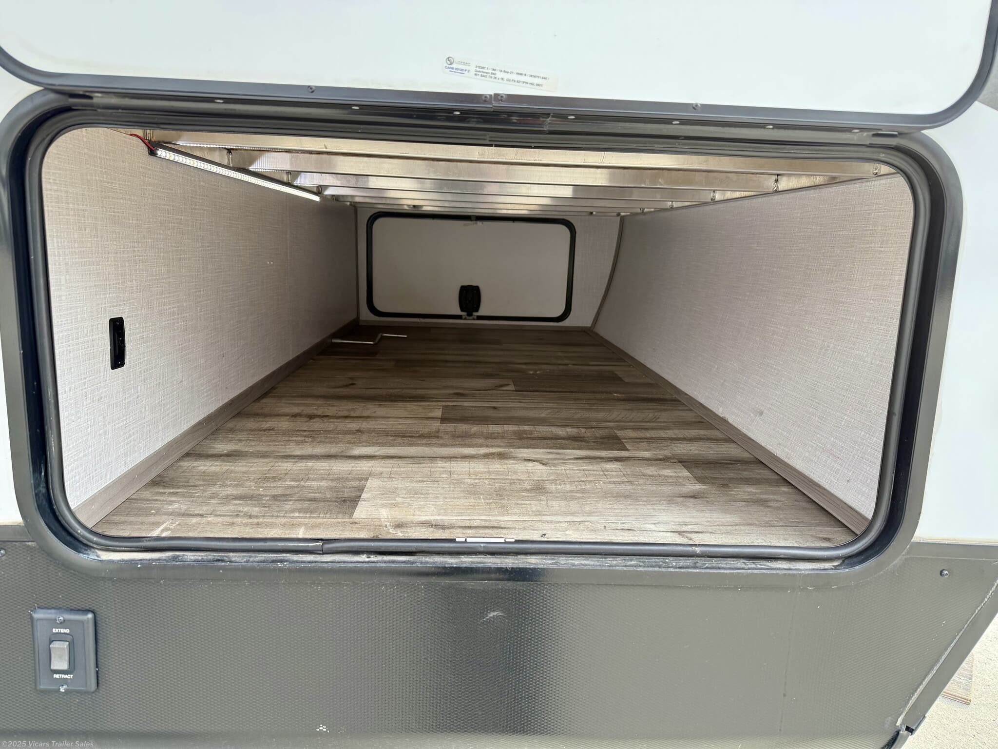 Call now about this 2022 Coleman 1805RB! 2022 Coleman 1805RB - Used Travel Trailer For Sale by Vicars Trailer Sales in Taylor, Michigan features Stereo System, External Shower, TV, Power Awning, Stove Top Burner