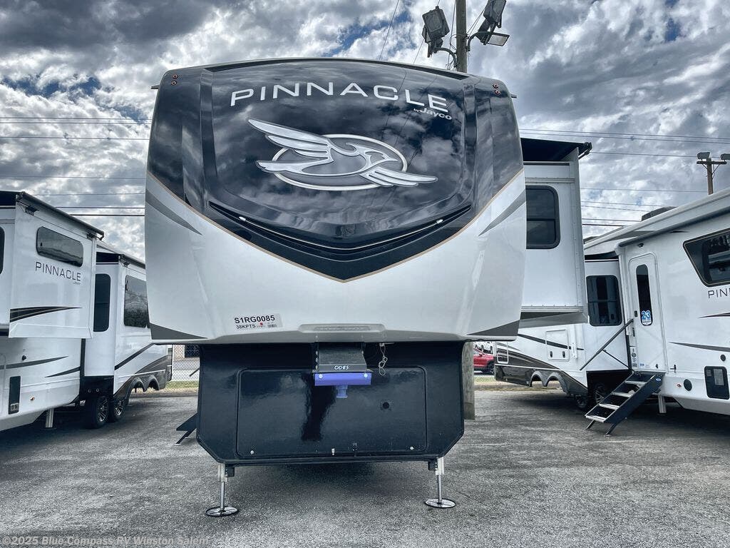 New 2025 Jayco Pinnacle 38KPTS available in Rural Hall, North Carolina