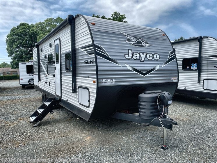 Email now about this 2025 Jayco Jay Flight SLX 261BHS! New 2025 Jayco Jay Flight SLX 261BHS available in Rural Hall, North Carolina