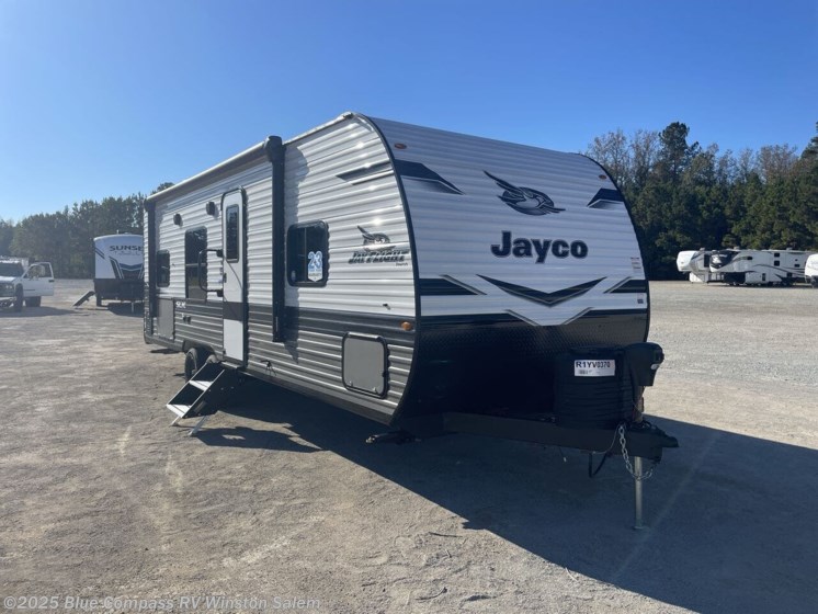 Email now about this 2025 Jayco Jay Flight SLX 260BH! Used 2025 Jayco Jay Flight SLX 260BH available in Rural Hall, North Carolina