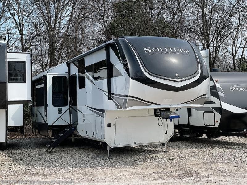New 2025 Grand Design Solitude 391DL available in Raleigh, North Carolina