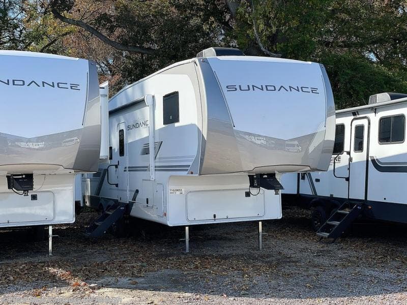 New 2026 Heartland Sundance 28DB available in Raleigh, North Carolina